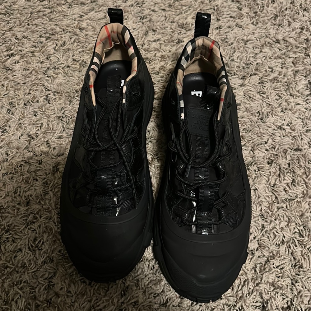 Burberry shoes